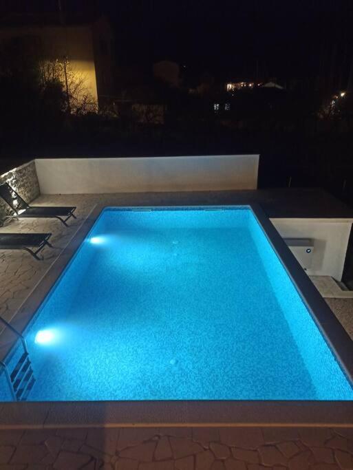 Mila And Jurija Formenti 2 Apartments In Heart Of Nautic Marina, With Heated Swimming Pool, Bikes, Sup, Kajak スクラーディン エクステリア 写真