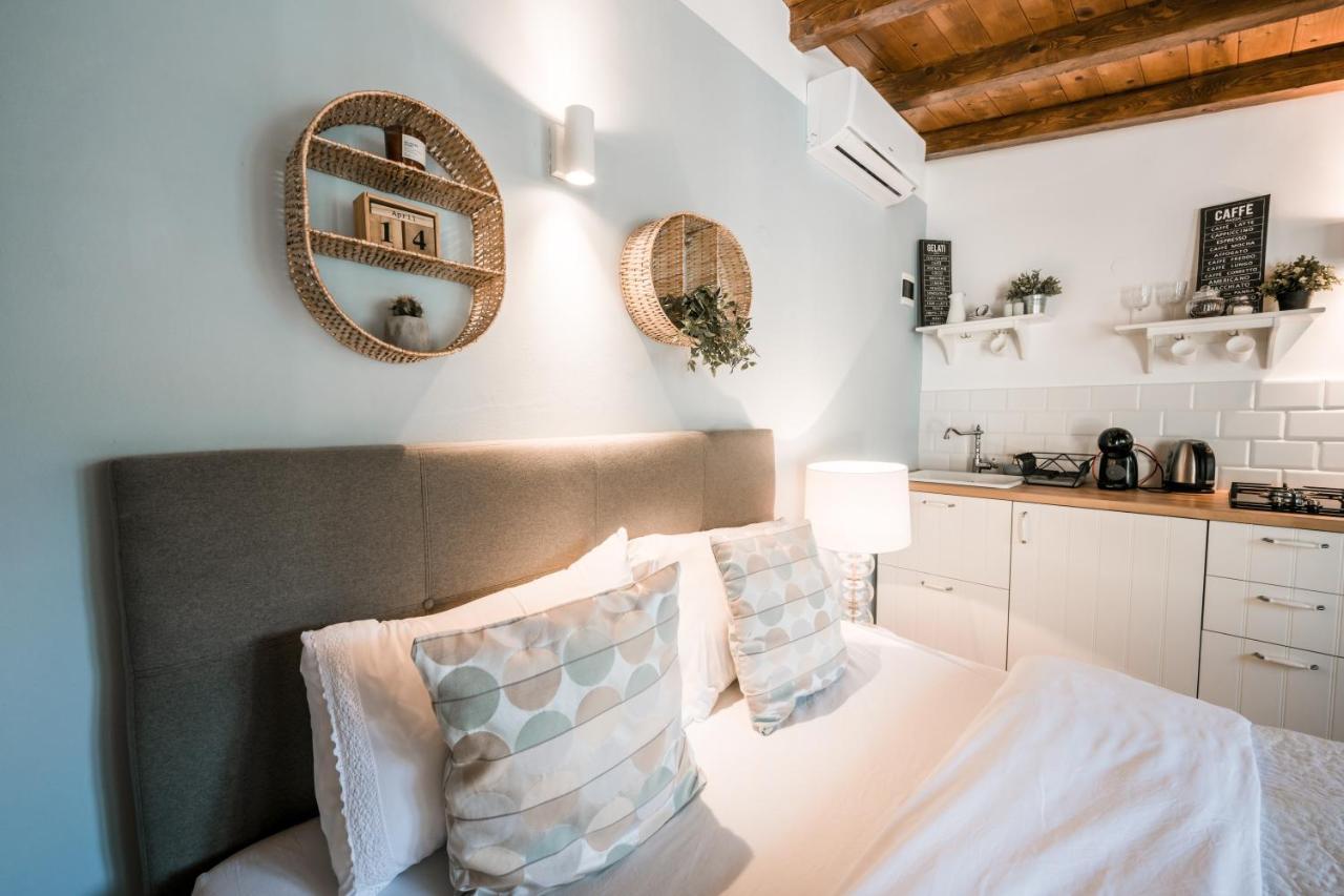 Mila And Jurija Formenti 2 Apartments In Heart Of Nautic Marina, With Heated Swimming Pool, Bikes, Sup, Kajak スクラーディン エクステリア 写真